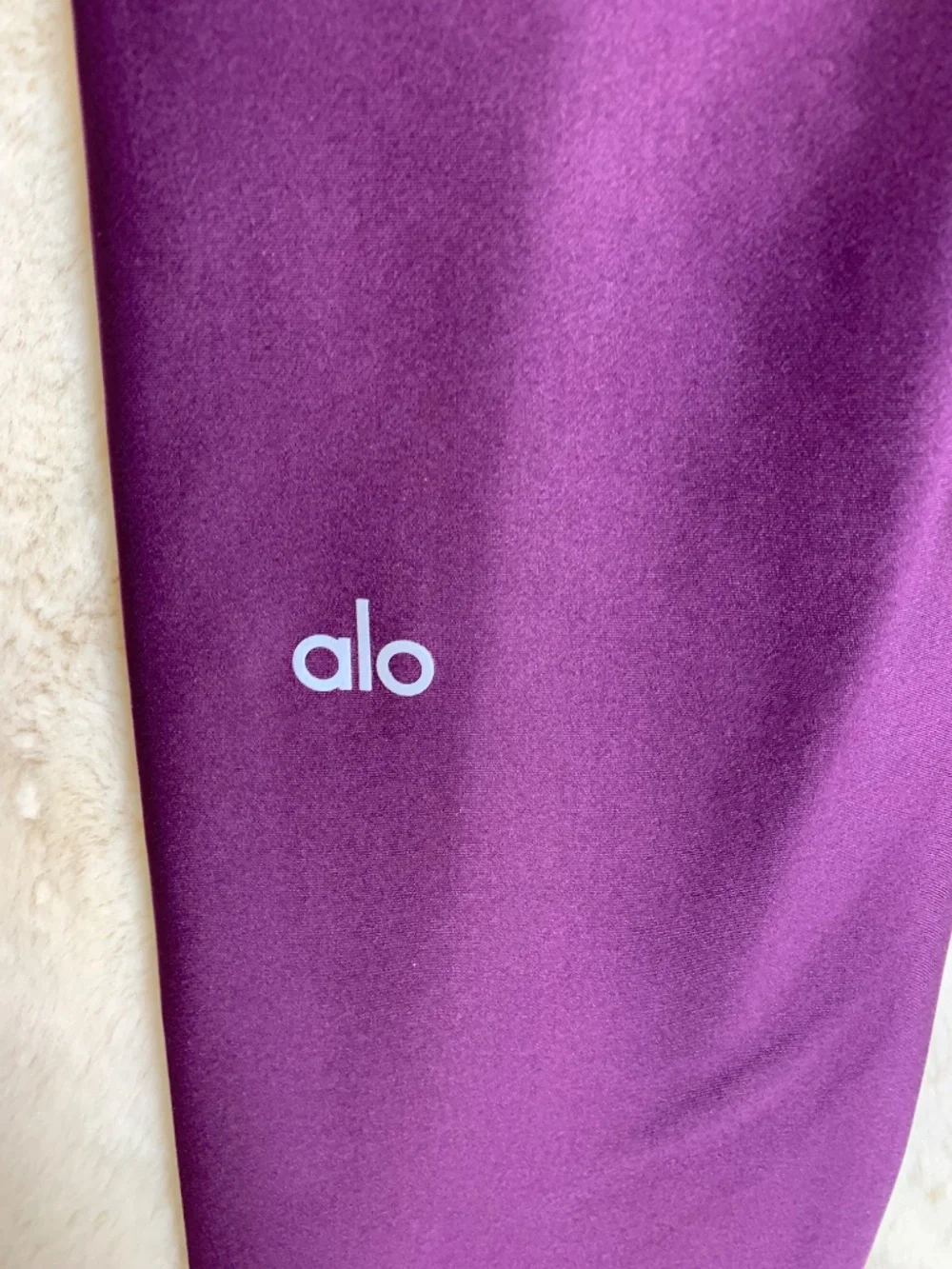 ALO-new condition sz small purple/plummy athletic leggings pants sz Small